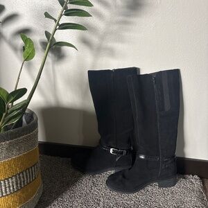 Clark’s women’s tall boots 8.5 wide width large calf black suede